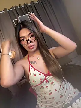 Snapshot of Nyxie_luxx chatting on 06-29-26, 03:23 Nyxie luxx online show from 06-29-26, 03:23