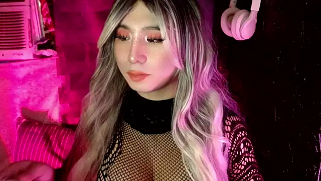 UrhotlucyTS online show from 12-03-25, 06:57