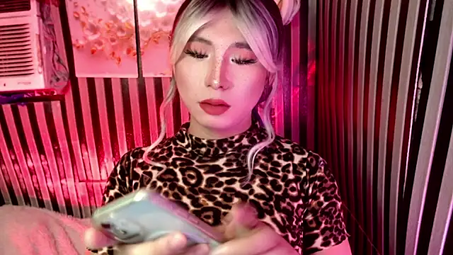 UrhotlucyTS online show from 04-14-26, 07:13