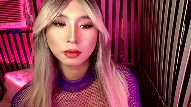 UrhotlucyTS online show from 03-23-26, 06:57