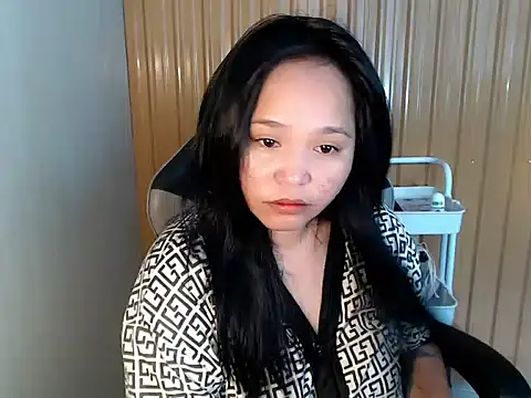 Snapshot of Bronte_ chatting on 04-25-26, 02:14 Bronte online show from 04-25-26, 02:14