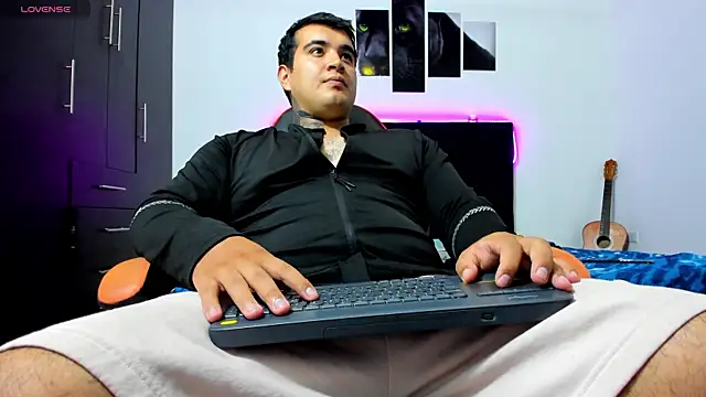 Snapshot of thiago__cp01 chatting on 07-25-26, 03:47 thiago cp01 online show from 07-25-26, 03:47