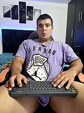 Snapshot of thiago__cp01 chatting on 10-12-25, 06:37 thiago  cp01 online show from 10-12-25, 06:37