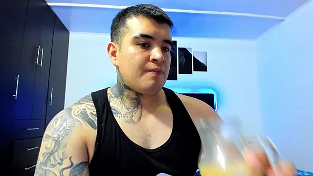 Snapshot of thiago__cp01 chatting on 09-25-25, 06:19 thiago  cp01 online show from 09-25-25, 06:19