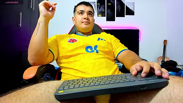Snapshot of thiago__cp01 chatting on 07-27-26, 05:03 thiago cp01 online show from 07-27-26, 05:03