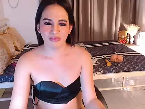 MaliaWang06 online show from 09-17-25, 12:01