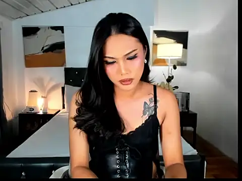 CallaWang online show from 11-15-25, 04:22