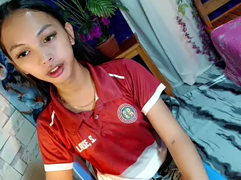 Simi Ipit online show from 06-15-26, 07:13