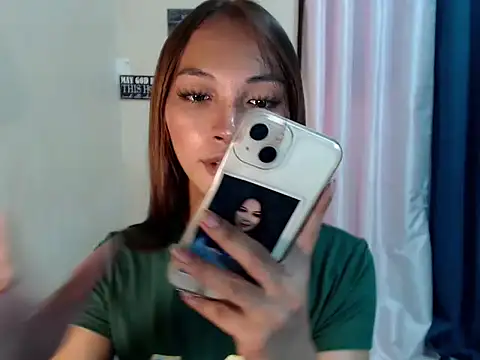 Snapshot of Simi_Ipit chatting on 05-04-26, 02:42 Simi Ipit online show from 05-04-26, 02:42