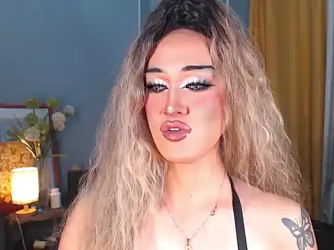 AleinaCroft online show from 10-31-25, 01:41