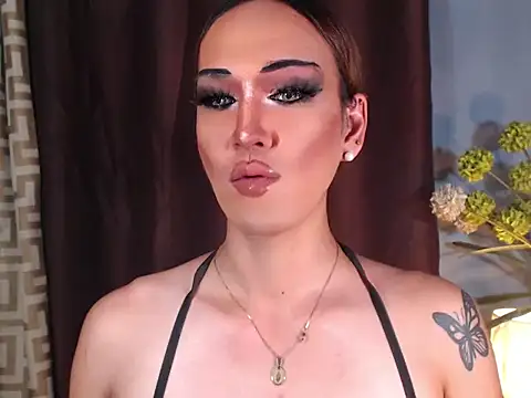 Snapshot of AleinaCroft chatting on 05-31-26, 03:07 AleinaCroft online show from 05-31-26, 03:07