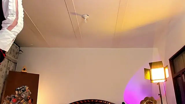 nonbinaryangel online show from 05-28-26, 01:13