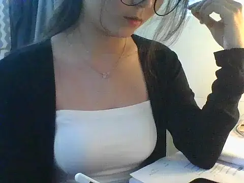 Linzly online show from 11-05-25, 02:58