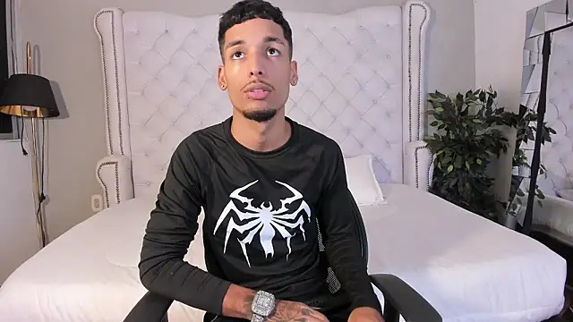 Snapshot of Thiagoferreti chatting on 02-11-26, 02:22 Thiagoferreti online show from 02-11-26, 02:22