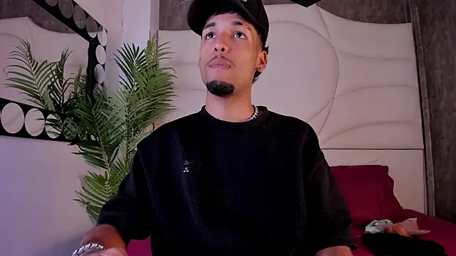 Thiagoferreti online show from 11-12-25, 07:51