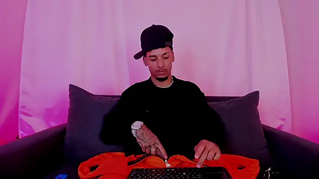 Thiagoferreti online show from 11-13-25, 08:02