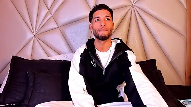 Thiagoferreti online show from 04-06-26, 01:12