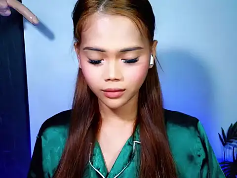 ur holly lexie online show from 11-18-25, 05:05