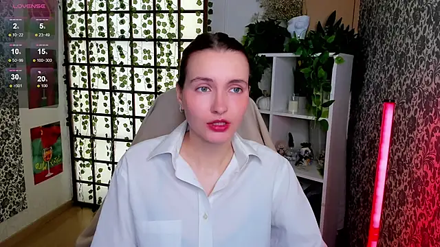 Snapshot of Elis_Cherry chatting on 10-20-25, 02:02 Elis Cherry online show from 10-20-25, 02:02