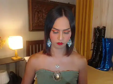 Nathalieheartt online show from 10-05-25, 01:40