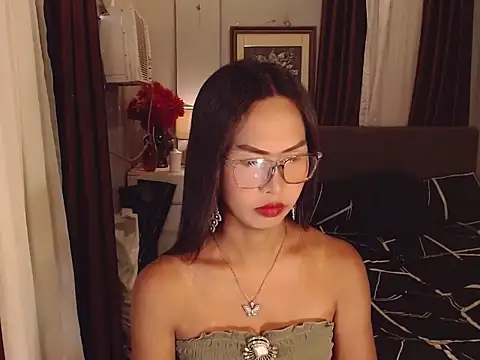 Snapshot of Nathalieheartt chatting on 05-31-26, 02:39 Nathalieheartt online show from 05-31-26, 02:39