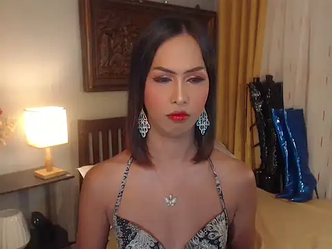 Nathalieheartt online show from 10-08-25, 02:35