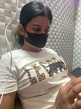 Hot Jaanvi  online show from 05-29-26, 04:46