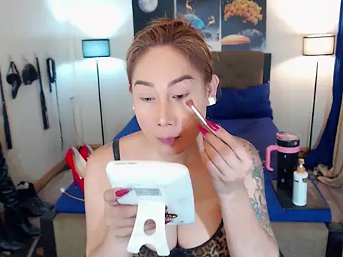 Allysonevanns online show from 02-11-26, 06:08