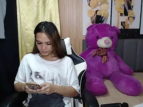 Raffa ella69 online show from 11-18-25, 05:44