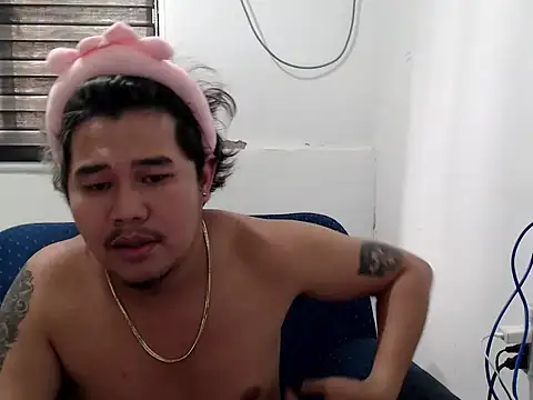 Snapshot of tastylicious_John19 chatting on 11-14-25, 02:04 tastylicious John19 online show from 11-14-25, 02:04