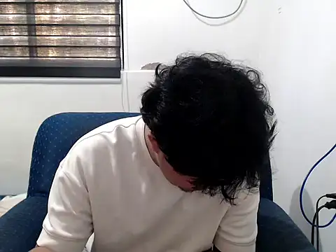 Snapshot of tastylicious_John19 chatting on 10-03-25, 11:17 tastylicious John19 online show from 10-03-25, 11:17