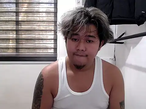 Snapshot of tastylicious_John19 chatting on 11-27-25, 01:28 tastylicious John19 online show from 11-27-25, 01:28