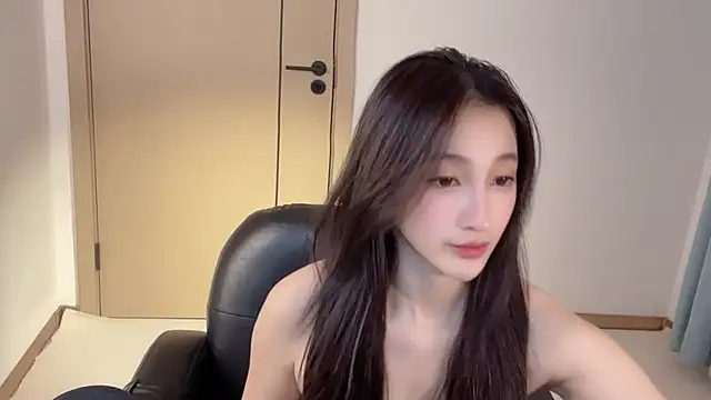 Seraphina-se online show from 10-18-25, 05:15