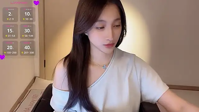 Seraphina-se online show from 12-17-25, 06:02