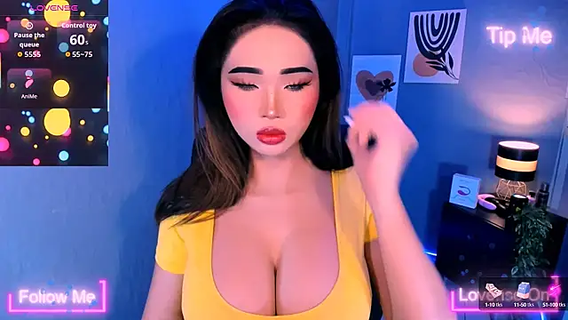 TriciaCumLoader online show from 10-17-25, 12:14