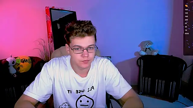 Snapshot of lucas_long_ chatting on 10-16-25, 05:16 lucas long online show from 10-16-25, 05:16