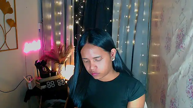 Lorainnelustts online show from 02-19-26, 02:03