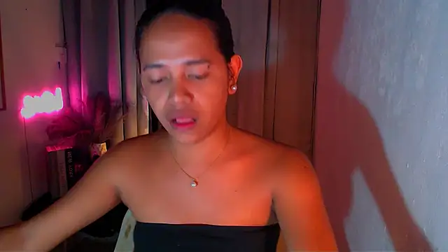 Lorainnelustts online show from 01-16-26, 01:42