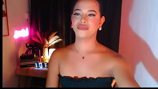 Lorainnelustts online show from 11-27-25, 01:11