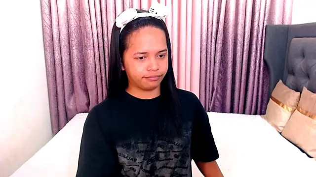 Lorainnelustts online show from 10-28-25, 09:25