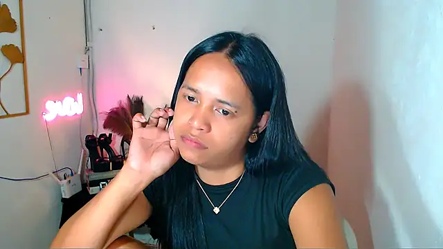 Lorainnelustts online show from 03-02-26, 05:08