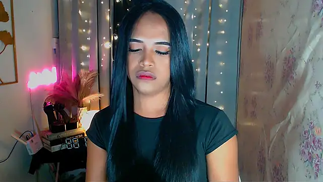 Lorainnelustts online show from 02-18-26, 12:34