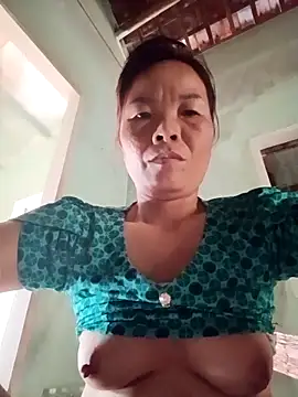 Snapshot of Harmony92 chatting on 10-26-25, 07:20 Harmony92 online show from 10-26-25, 07:20