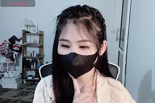    Daisy    online show from 11-21-25, 07:40