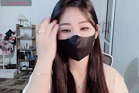    Daisy    online show from 11-20-25, 03:18