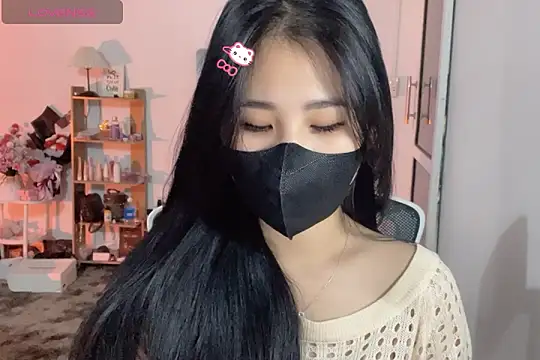    Daisy    online show from 11-19-25, 06:24