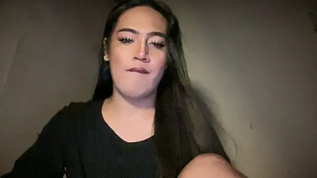 Snapshot of fallon_empress143 chatting on 10-28-25, 04:17 fallon empress143 online show from 10-28-25, 04:17