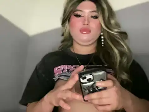 Snapshot of Naughtyrosecum chatting on 10-04-25, 03:57 Naughtyrosecum online show from 10-04-25, 03:57