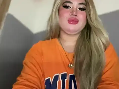 Snapshot of Naughtyrosecum chatting on 11-05-25, 03:09 Naughtyrosecum online show from 11-05-25, 03:09