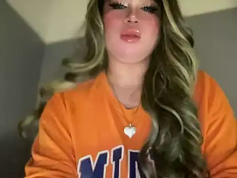 Snapshot of Naughtyrosecum chatting on 10-01-25, 06:34 Naughtyrosecum online show from 10-01-25, 06:34